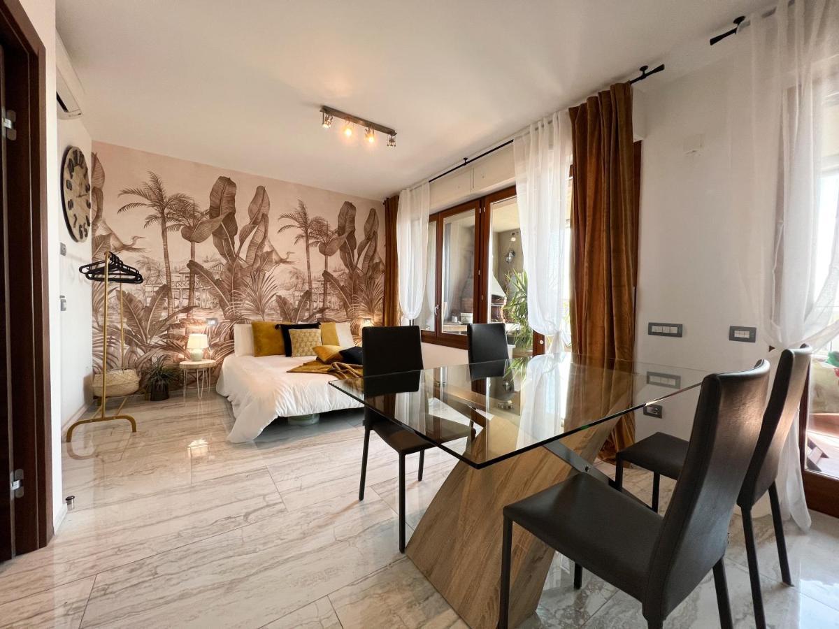 Holy-Day Rooms Milano Exterior photo